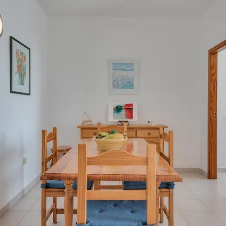 Gorgeous 3-bed Flat In El Hierro